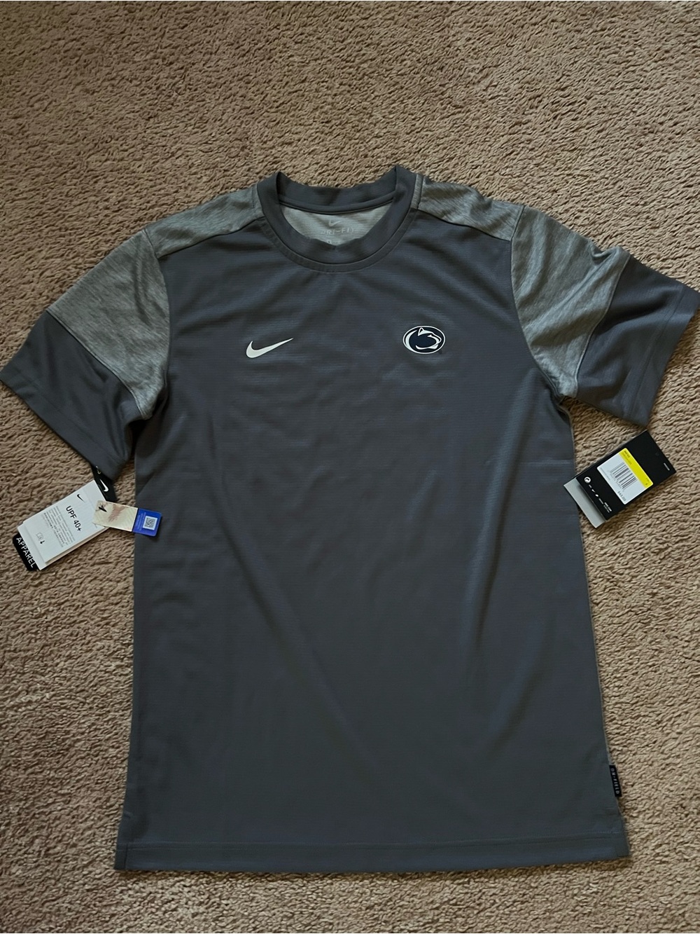 Nike Men’s Gray Performance Short-Sleeve Shirt with Heather Sleeves